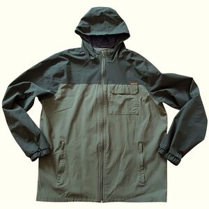 Voyager Men's Green Hooded Jacket. XL. Full zip. Zippered pockets. For fall